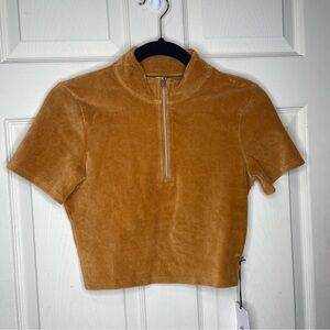 ALO YOGA
Quarter Zip Mock Neck Corduroy Crop Top In Toffee Sz XS
